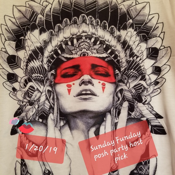 Tops - ♥️🆕️Host Pick-short sleeve tshirt
